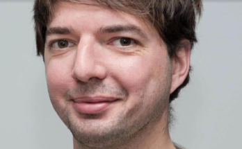 Der Streit zwischen Ungarn und der Ukraine wird immer heißer – und das mitten im laufenden Ukraine-Krieg. Viktor Orban blockiert EU-Milliardenhilfen für Kiew, während Wolodymyr Selenskyj indirekt droht. Im Kern geht's um russisches Öl durch die Druschba-Pipeline, Vetos, Erpressungsvorwürfe und sogar einen beschlagnahmten Geldtransporter. Für uns in Österreich (und ganz Europa) heißt das: Höhere Energiepreise möglich? Und wie stabil bleibt die EU eigentlich?