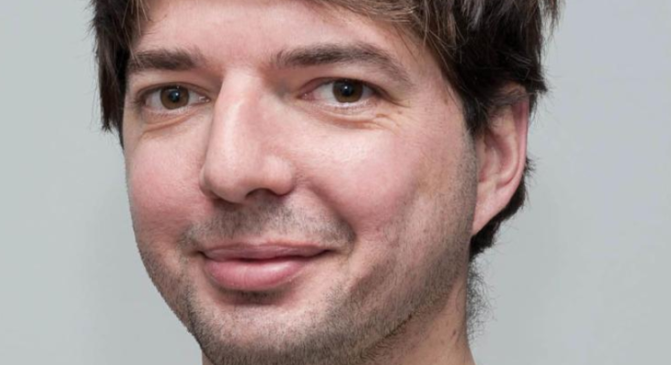 Der Streit zwischen Ungarn und der Ukraine wird immer heißer – und das mitten im laufenden Ukraine-Krieg. Viktor Orban blockiert EU-Milliardenhilfen für Kiew, während Wolodymyr Selenskyj indirekt droht. Im Kern geht's um russisches Öl durch die Druschba-Pipeline, Vetos, Erpressungsvorwürfe und sogar einen beschlagnahmten Geldtransporter. Für uns in Österreich (und ganz Europa) heißt das: Höhere Energiepreise möglich? Und wie stabil bleibt die EU eigentlich?